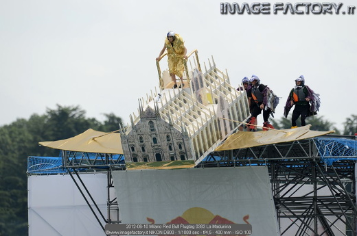 2012-06-10 Milano Red Bull Flugtag 0383 La Madunina
